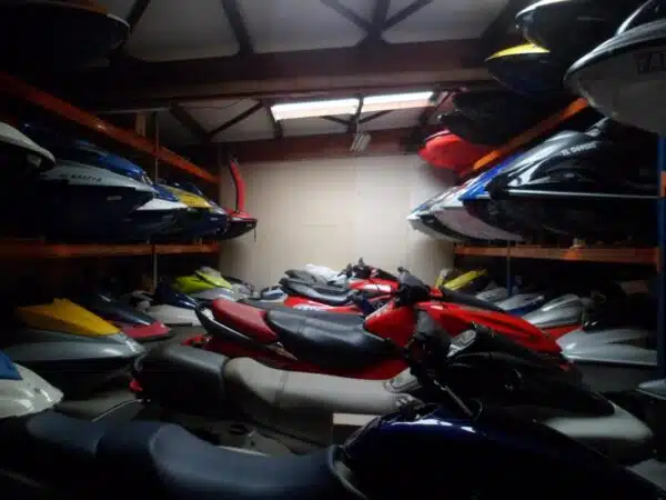 300 Jet Skis disponibles pour pièces détachées et occasions – Image 4