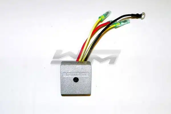 Régulateur de tension WSM 004-222 pour Jet Ski Sea-Doo 580-800 90-02 référence d'origine 278000123