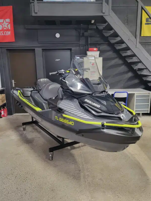 Jet-Ski d'occasion Sea-Doo Explorer Pro 230 CV - 2024