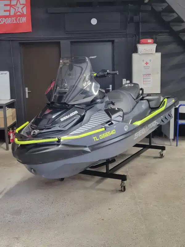 Jet-Ski d'occasion Sea-Doo Explorer Pro 230 CV - 2024 – Image 2